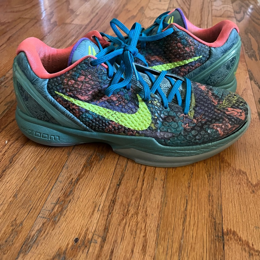 Nike Kobe Green and Blue Athletic Shoes
